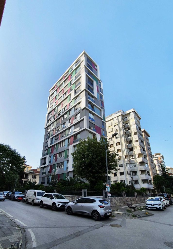 KÖŞE APARTMANI