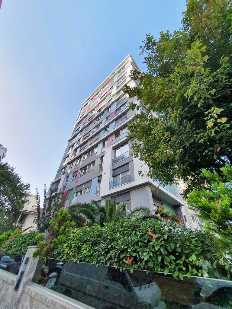 KÖŞE APARTMANI